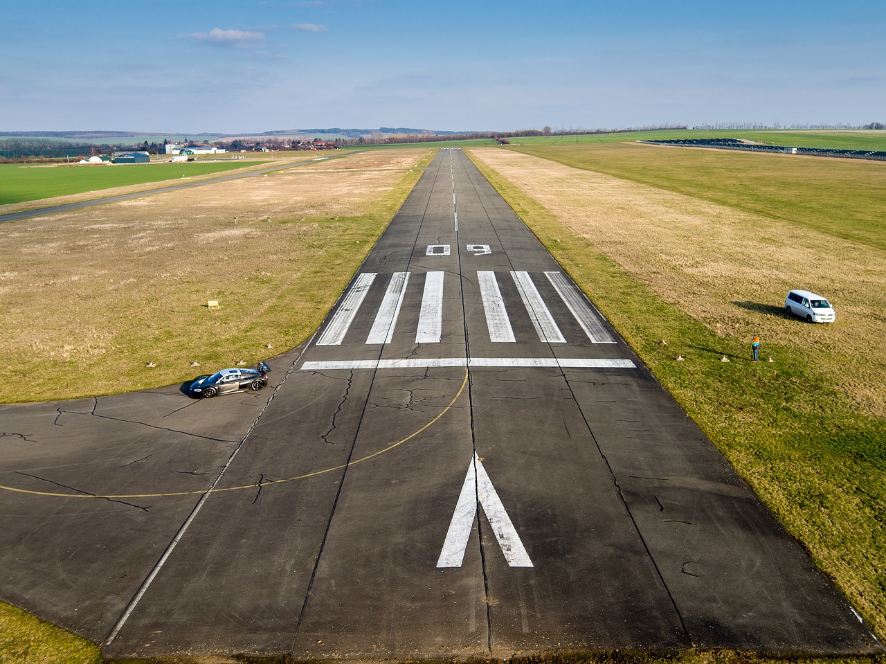 runway, airfield, airport-1227526.jpg